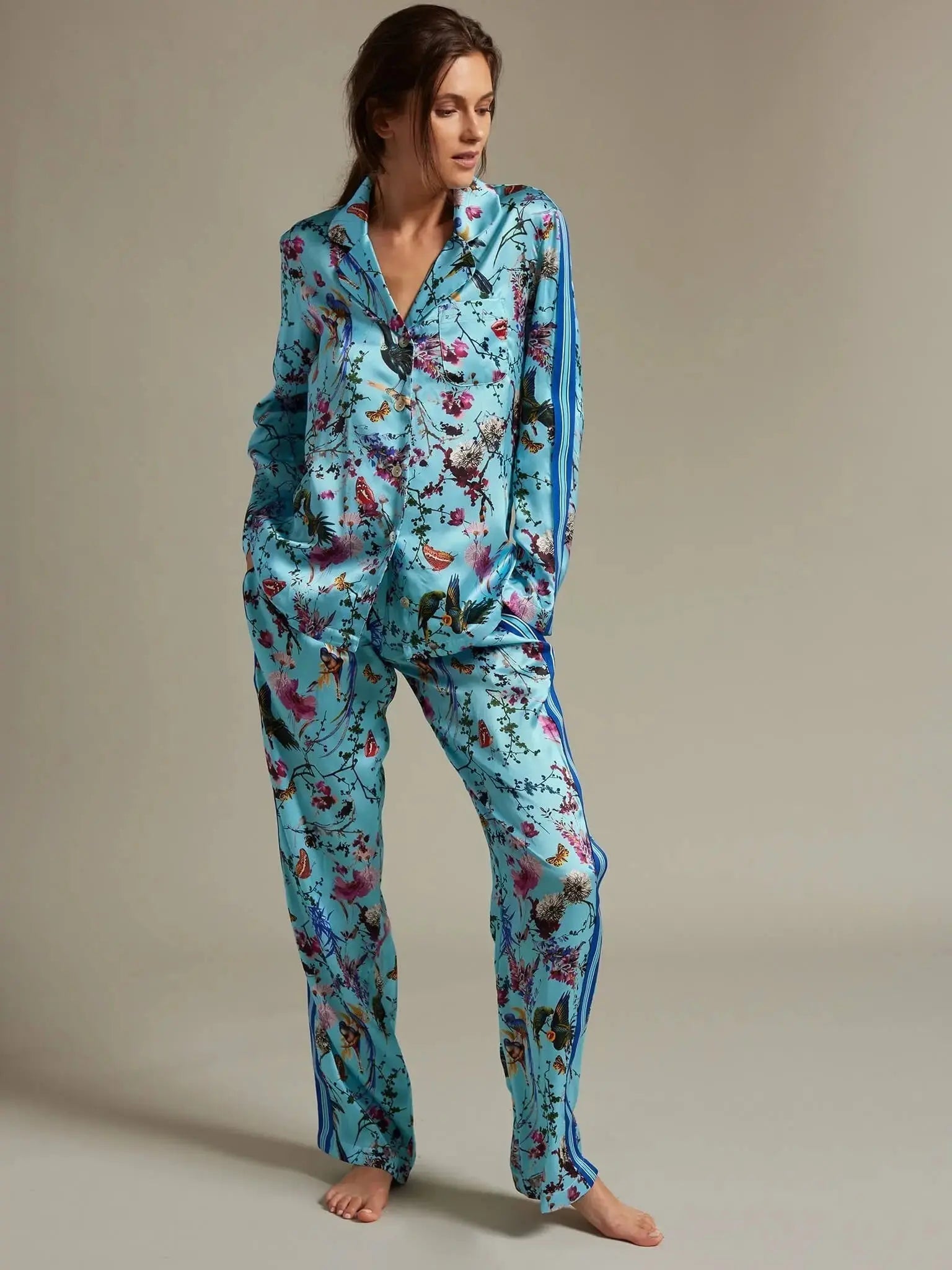 WOMEN S BIRDS AND BUTTERFLIES SILK PAJAMA SET WITH Nigel Curtiss