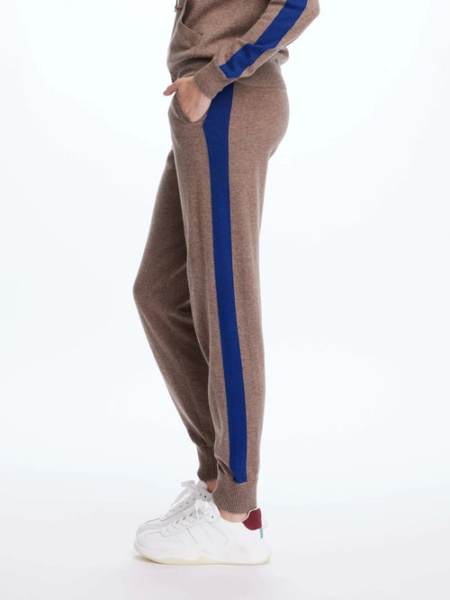 https://www.nigelcurtiss.com/cdn/shop/products/womens-cashmere-sweatpant-in-brown-with-blue-stripe-273816.jpg?v=1696862454&width=500